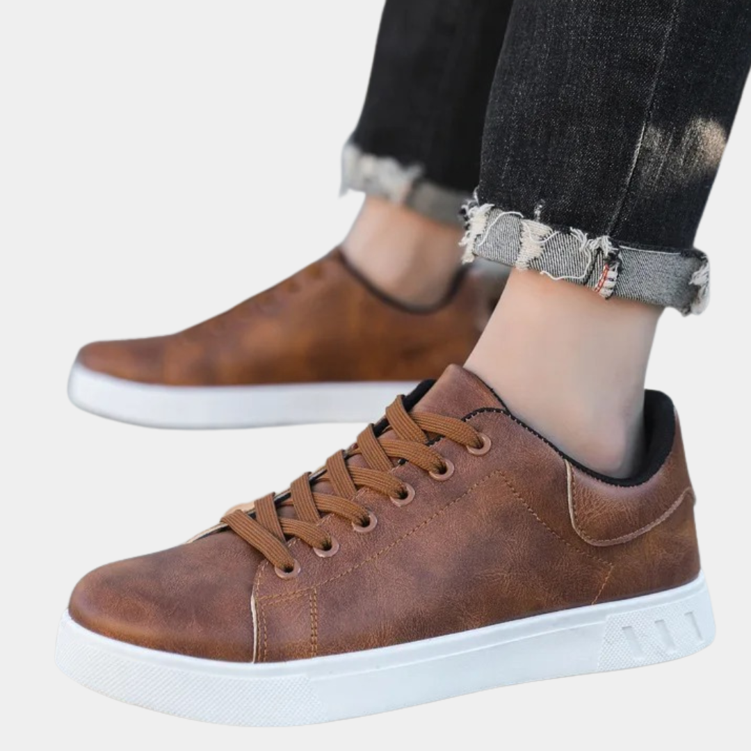 Low-Top-SneakerfurHerrenmitGummisohleundSchnurungvorne_2.png