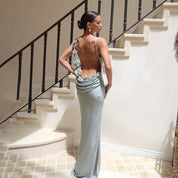 Satin-Maxikleid für Damen mit Rückenausschnitt und Wasserfallausschnitt für Abendgarderobe