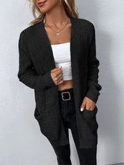 Klassische kuschelige lange Strickjacke für Frauen