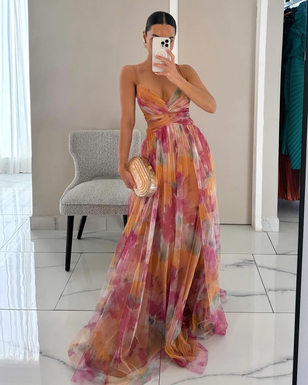 Maxi-Cocktailkleid für Damen mit Mesh-Überzug und V-Ausschnitt