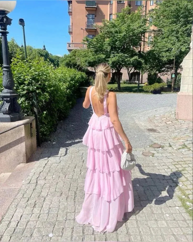 Maxikleid für Damen mit Rüschen und Rückenausschnitt sowie Neckholder-Ausschnitt