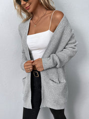 Klassische kuschelige lange Strickjacke für Frauen