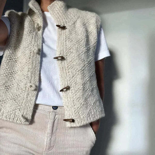 Women's knitted vest with button placket and stand-up collar