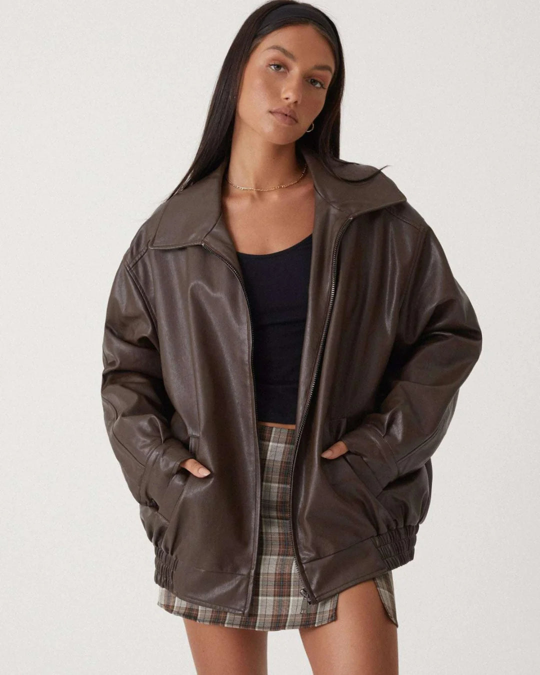 Damen Jacke mit breitem Kragen und Reißverschluss