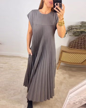 Damen Plissee Maxikleid mit Kappenärmeln und Rundhalsausschnitt