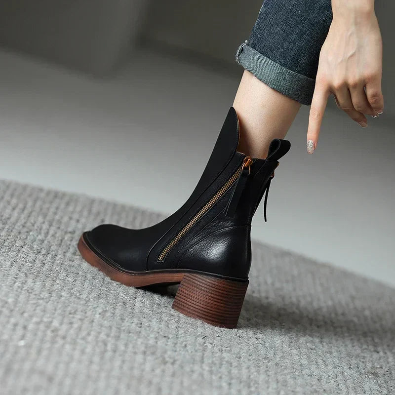 DamenStiefelettenmitseitlichemReissverschlussundBlockabsatz_3.webp