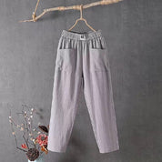 Damenhose mit geradem Bein, Taschen und elastischem Bund