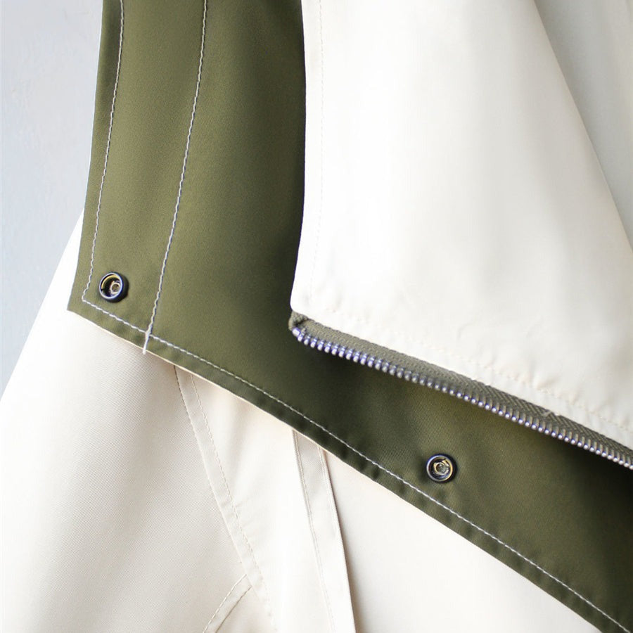 Damenjacke mit weitem Kragen und Druckknopfverschluss