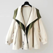 Damenjacke mit weitem Kragen und Druckknopfverschluss