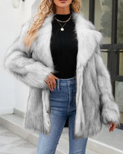 Women's coat with lapel collar and front closure