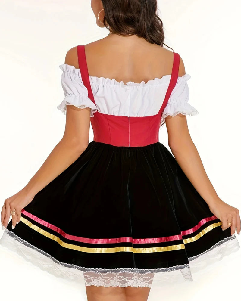 Dirndlkleid für Damen mit schulterfreiem Ausschnitt und Schnürmieder