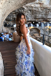 Maxikleid für Damen mit Trägern, gestuftem Rock und plissiertem Oberteil