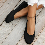 Flache Damen Slipper mit rutschfester Sohle und runder Zehe