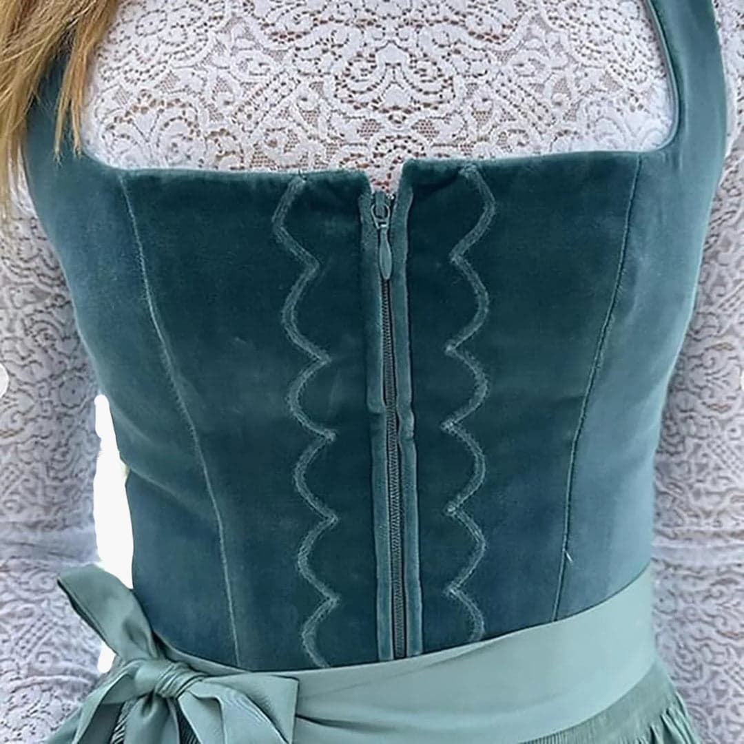 Frauen Dirndl Kleid mit Schnürung im Oberteil und Bindegürtel