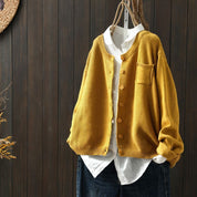 Women's oversized cardigan with button closure and front pocket