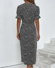 Frauen Blumen Kleid mit V-Ausschnitt und kurzen Ärmeln