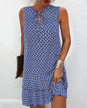 Frauen Freizeit ärmelloses Kleid mit Schlüsselloch Bindenausschnitt und Rüschensaum