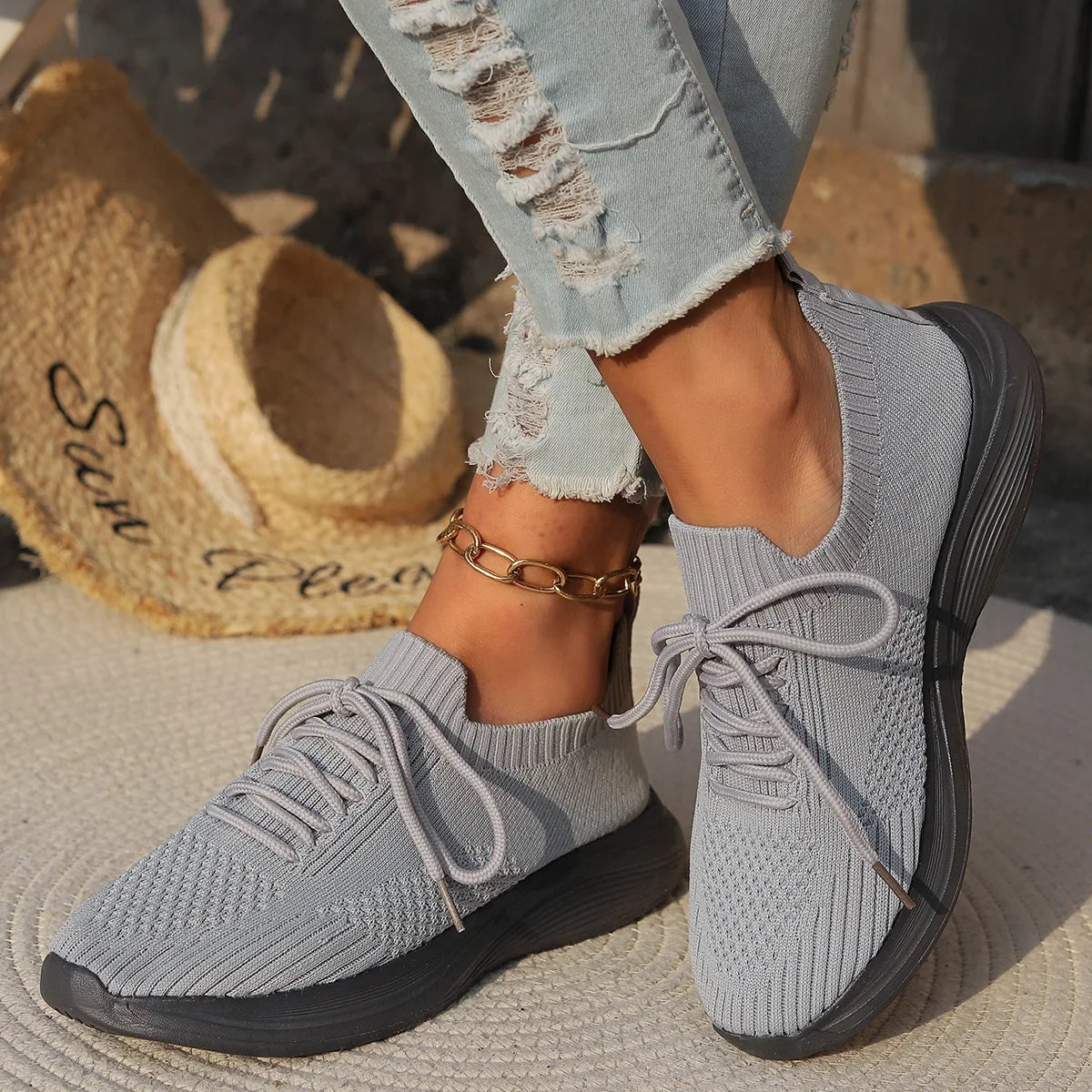 Gestrickte Damen-Sneakers mit Schnürung vorne und Schlupfpassform