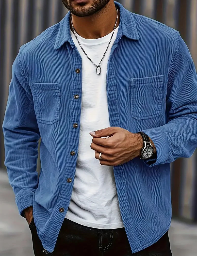 Herren-HemdjackemitKnopfverschlussundBrusttaschen_3.webp