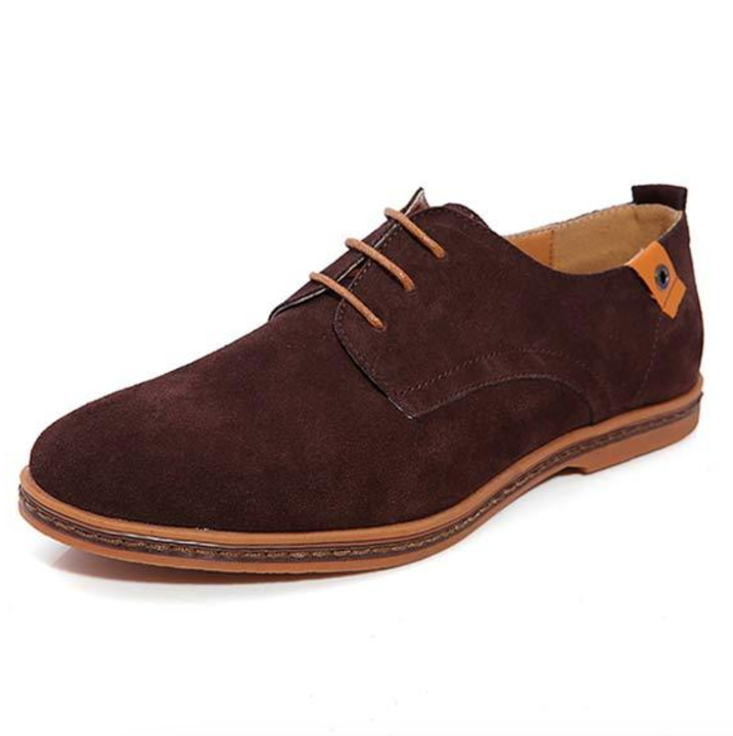Herren-Oxford-Schuhe_mit_Schn_rverschluss_und_gen_hten_Details_a.png