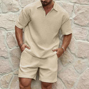 Herren-Set aus kurzärmligem Hemd und Shorts mit Reißverschlusskragen