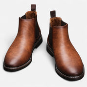 Herren Stiefeletten mit elastischen Seiteneinsätzen und Zuglasche hinten