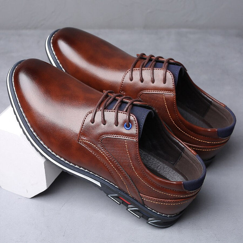 Herren Schnürschuhe im Oxford-Stil mit synthetischem Obermaterial und gepolsterter Sohle
