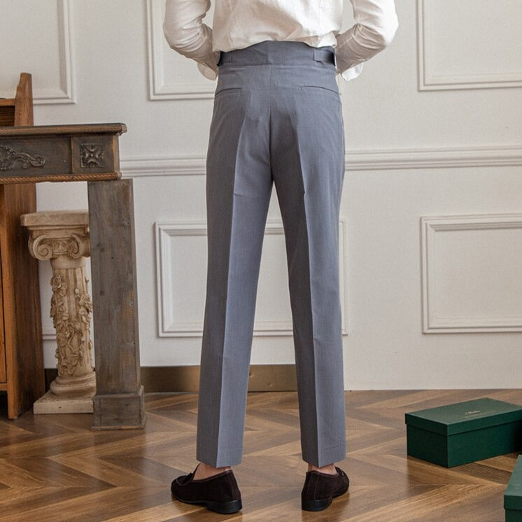 Herrenhose mit hohem Bund und Vorderfalten
