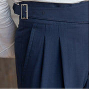 Herrenhose mit hohem Bund und Vorderfalten