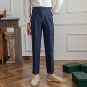 Herrenhose mit hohem Bund und Vorderfalten