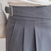 Herrenhose mit hohem Bund und Vorderfalten