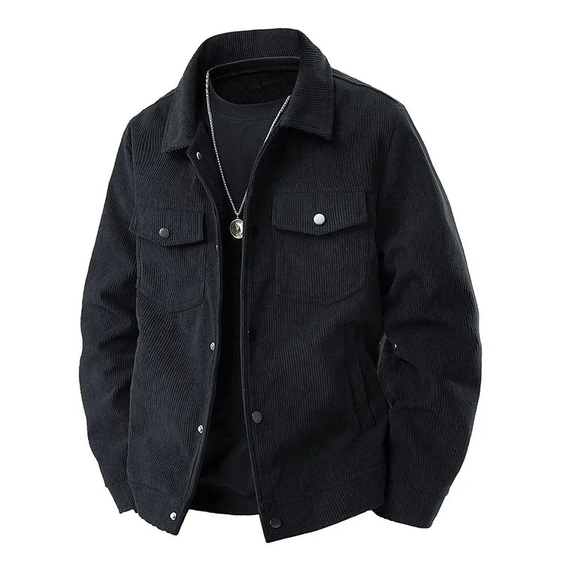 Herrenjacke mit Druckknopfverschluss und Pattentaschen