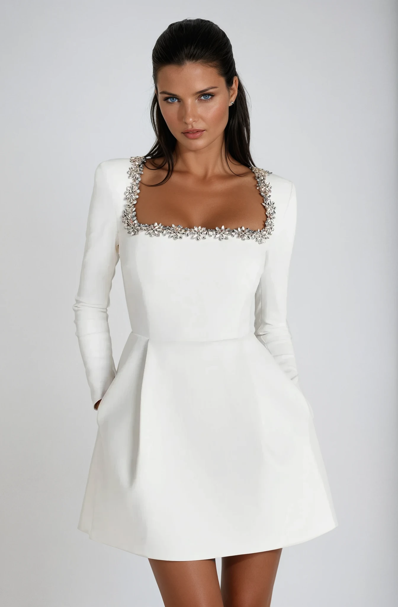 Langärmeliges Minikleid aus Samt für Damen mit quadratischem Ausschnitt