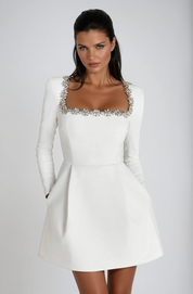 Langärmeliges Minikleid aus Samt für Damen mit quadratischem Ausschnitt