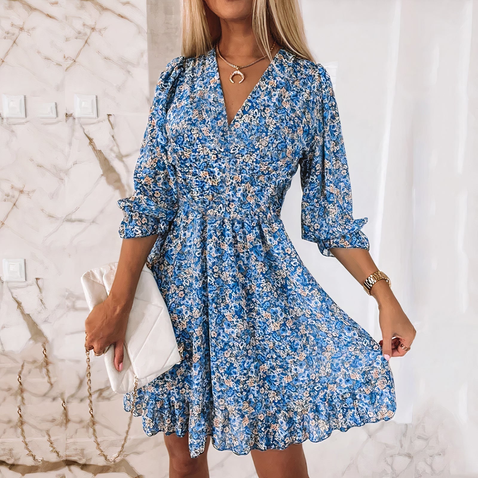 Knielanges Boho-Damenkleid mit V-Ausschnitt und Rüschensaum