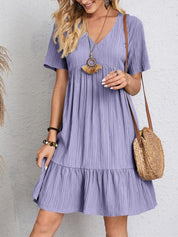 Kurzärmeliges Sommerkleid in A-Linie mit gerüschtem Saum