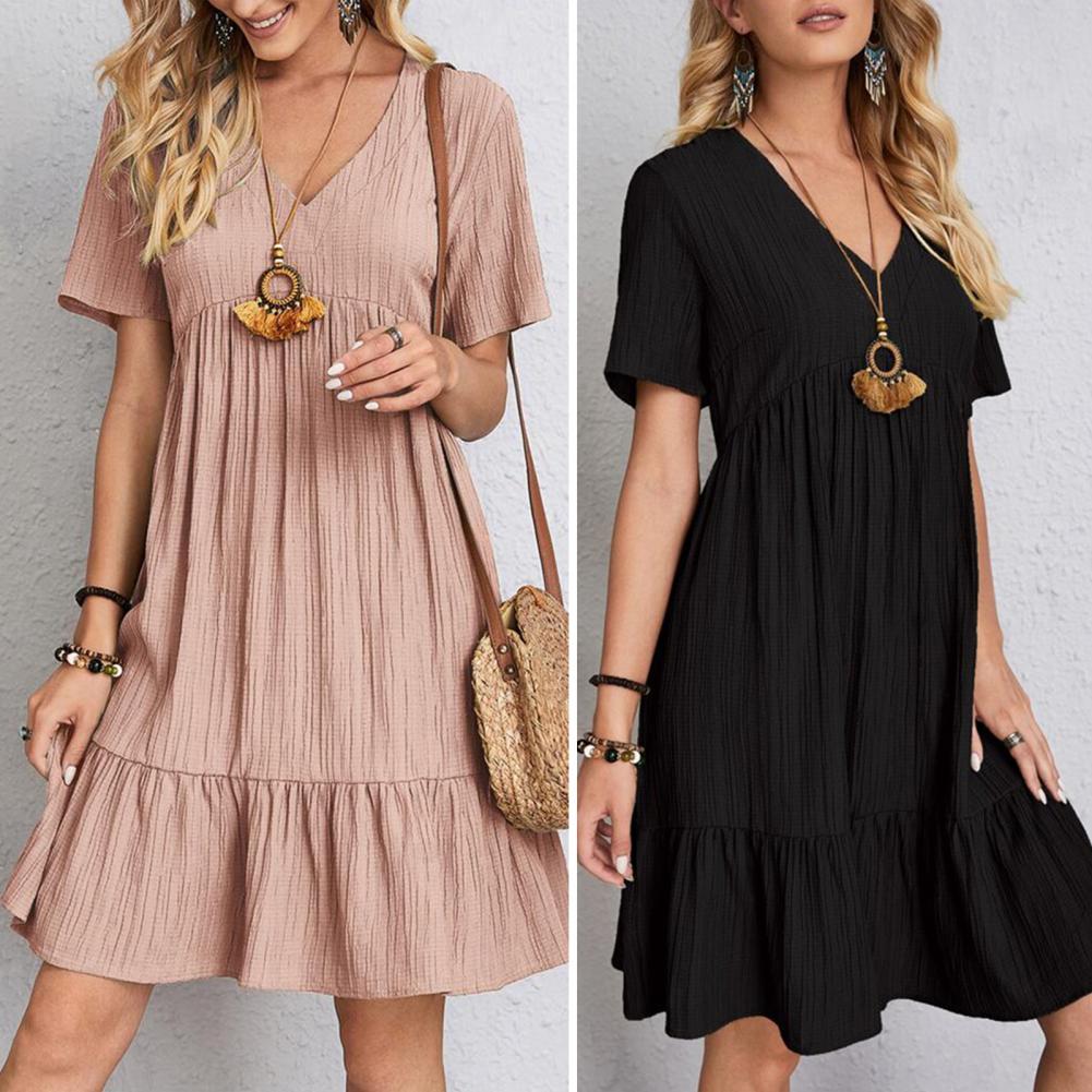 Kurzärmeliges Sommerkleid in A-Linie mit gerüschtem Saum