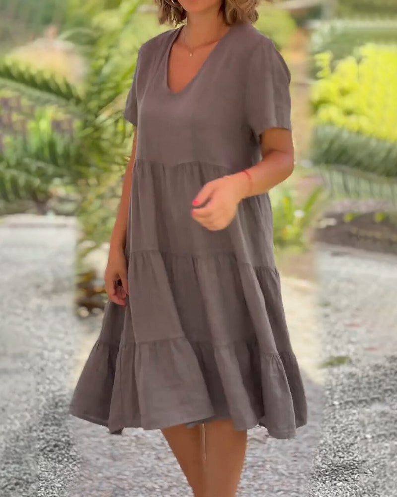 Kurzärmeliges gestuftes Sommerkleid für Frauen mit V-Ausschnitt