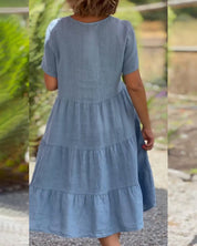 Kurzärmeliges gestuftes Sommerkleid für Frauen mit V-Ausschnitt