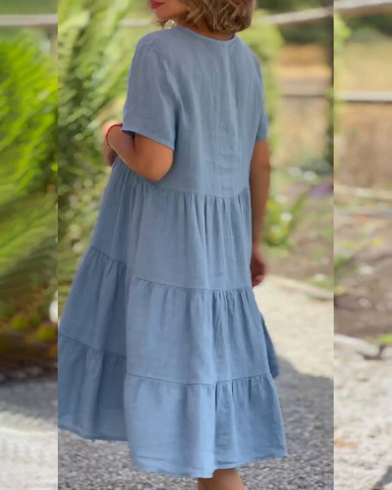 Kurzärmeliges gestuftes Sommerkleid für Frauen mit V-Ausschnitt