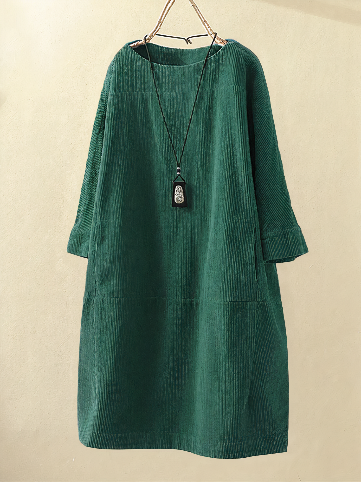 Langärmeliges Kleid im Cord-Stil mit Taschen