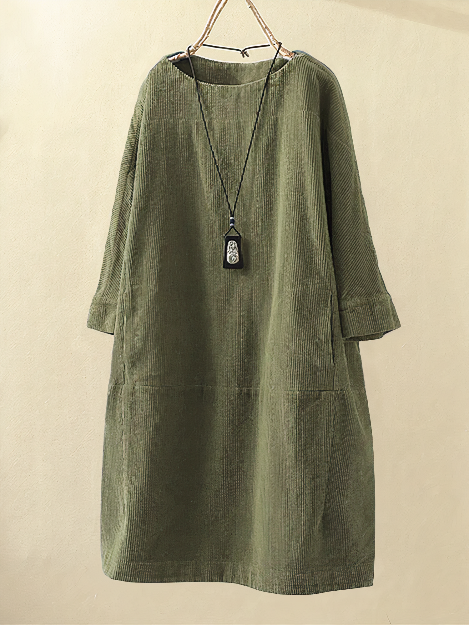 Langärmeliges Kleid im Cord-Stil mit Taschen