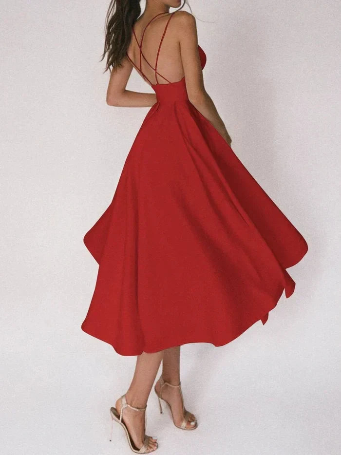 Lässiges Damenkleid mit V-Ausschnitt und legerer Passform mit halbem Oberschenkel