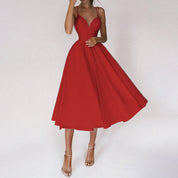 Lässiges Damenkleid mit V-Ausschnitt und legerer Passform mit halbem Oberschenkel