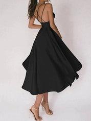Lässiges Damenkleid mit V-Ausschnitt und legerer Passform mit halbem Oberschenkel