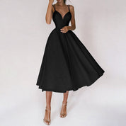 Lässiges Damenkleid mit V-Ausschnitt und legerer Passform mit halbem Oberschenkel