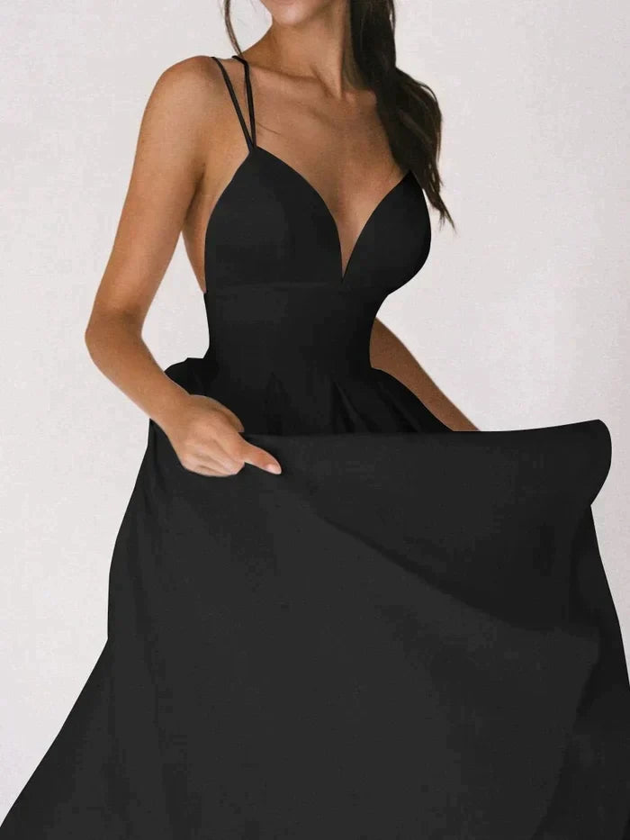 Lässiges Damenkleid mit V-Ausschnitt und legerer Passform mit halbem Oberschenkel