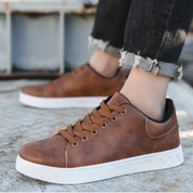 Low-Top-Sneaker für Herren mit Gummisohle und Schnürung vorne