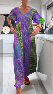 Maxi-Kleid für Frauen mit Rundhalsausschnitt und gerafftem Mieder