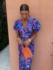 Midi-Kleid für Damen mit Puffärmeln, figurbetontem Schnitt und gedrehter Taille
